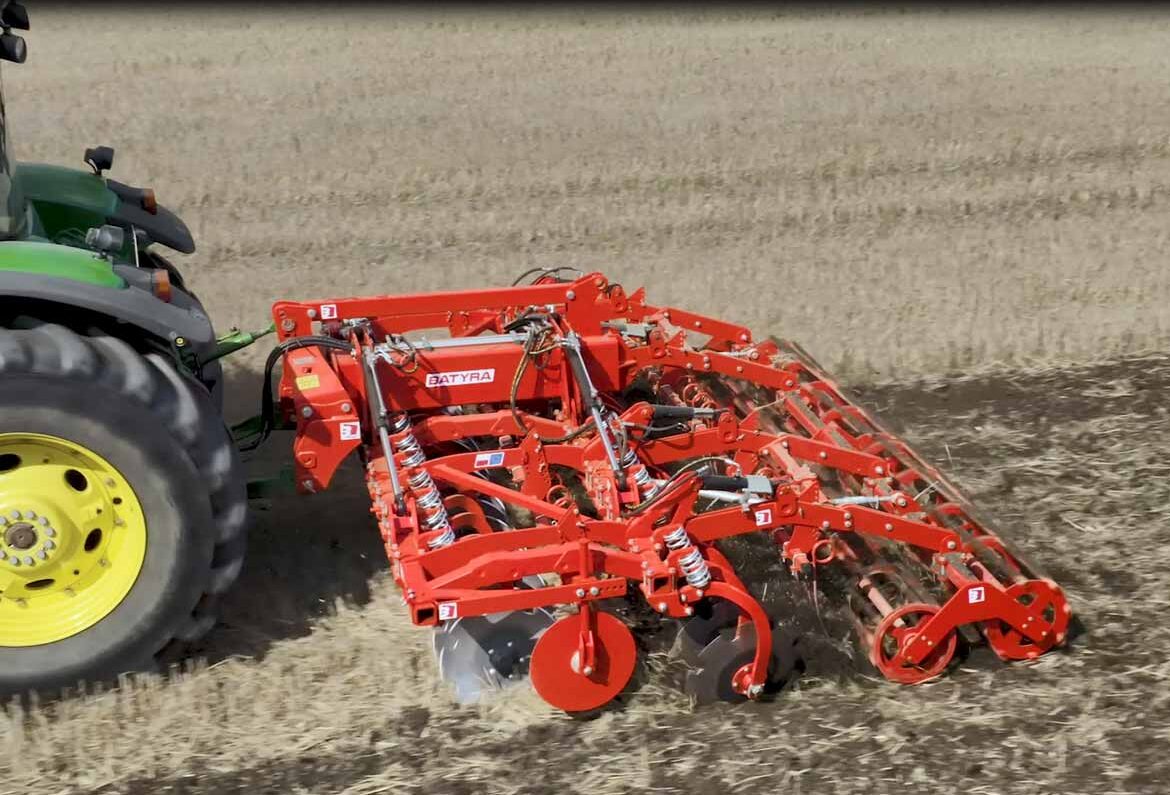 terrax_batyra_topdisc_h-01